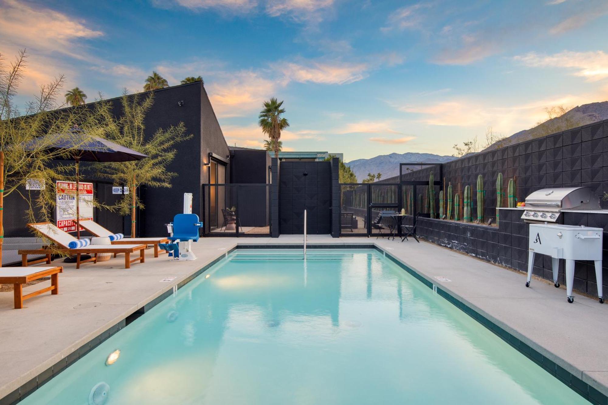 Blackhaus By Avantstay Ada Modern Rooms, Pool & Bbq Palm Springs Bagian luar foto
