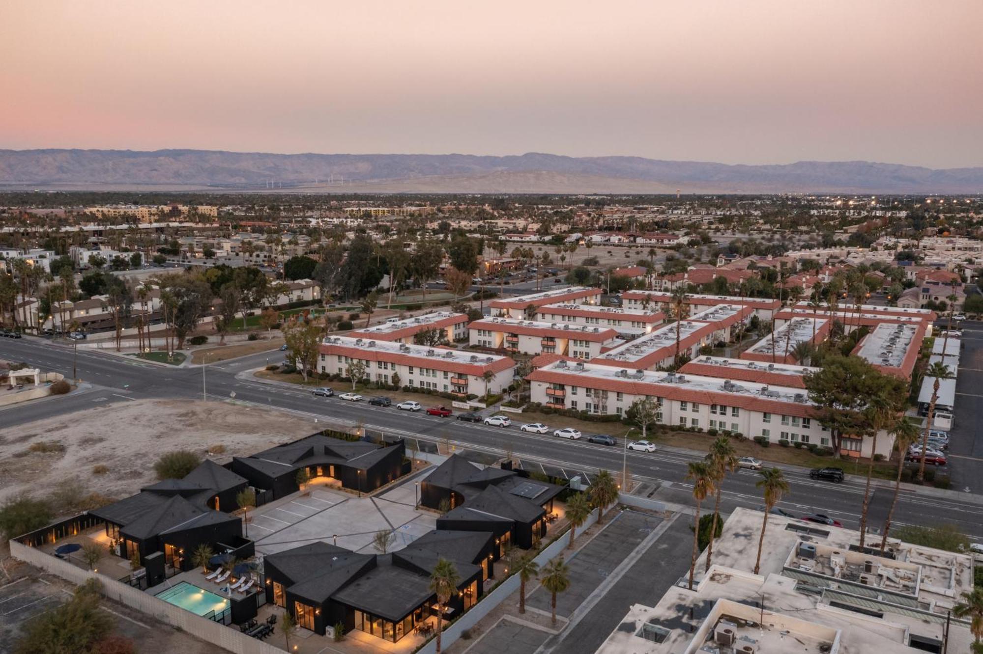 Blackhaus By Avantstay Ada Modern Rooms, Pool & Bbq Palm Springs Bagian luar foto